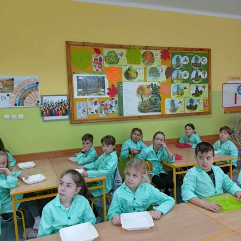 b_1024_768_0_00_images_2023_2024_Chmurka_Warsztaty_EKOSKOP_401255261_805928134668470_7566590546533717200_n